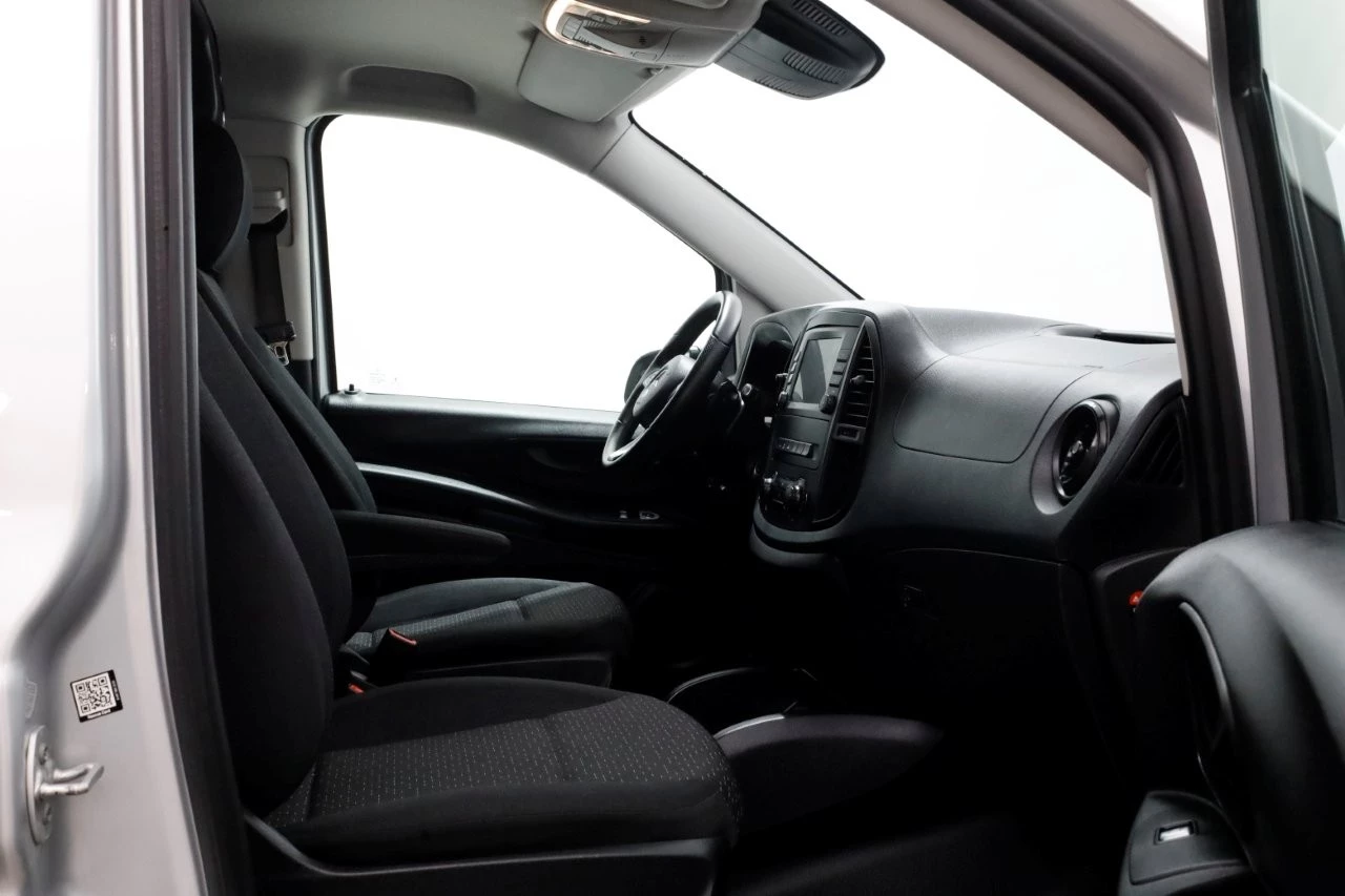 Mercedes-Benz Vito 2022 - 114 CDI 136pk Compact 9G Automaat 2x Schuifdeur/LED/Camera/Inrichting 11-2022 imagem 3