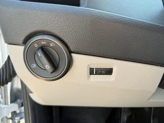 Volkswagen Transporter 2018 - 2.0 TDI L2 Comfortline 115PK AC PDC Carplay Schade image 15