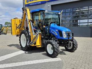 New Holland 2003 - Boomer 3050 met Bos Maaiarm te koop