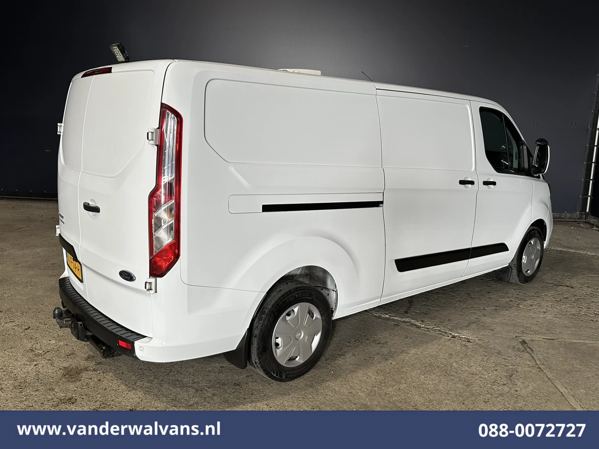 Ford Transit Custom 2023 - 2.0 TDCI 130pk L2H1 Euro6 Airco | Camera | 2800kg Trekhaak | LED | Android Auto Bild 12