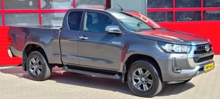 Toyota Hilux 2022 - 2.4 D-4D 4x4 Automaat | 150pk | Luxe uitvoering Hilux 2.4 D-4D 4x4 Automaat afbeelding 2
