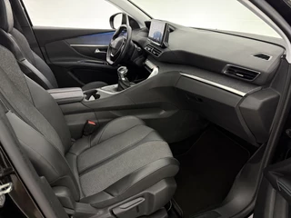 Peugeot 5008 2022 - 1.2 PureTech Allure 7p. obrazek 38