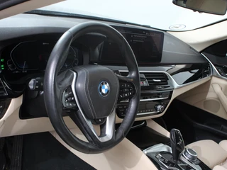 BMW 5 Series 2022 - Touring 530e Executive image 2 miniature