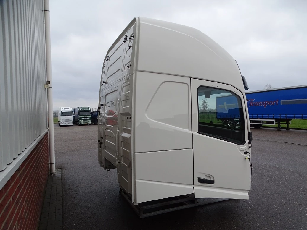 Volvo FH 2021 - FH-5 GLOBETROTTER XL image 2