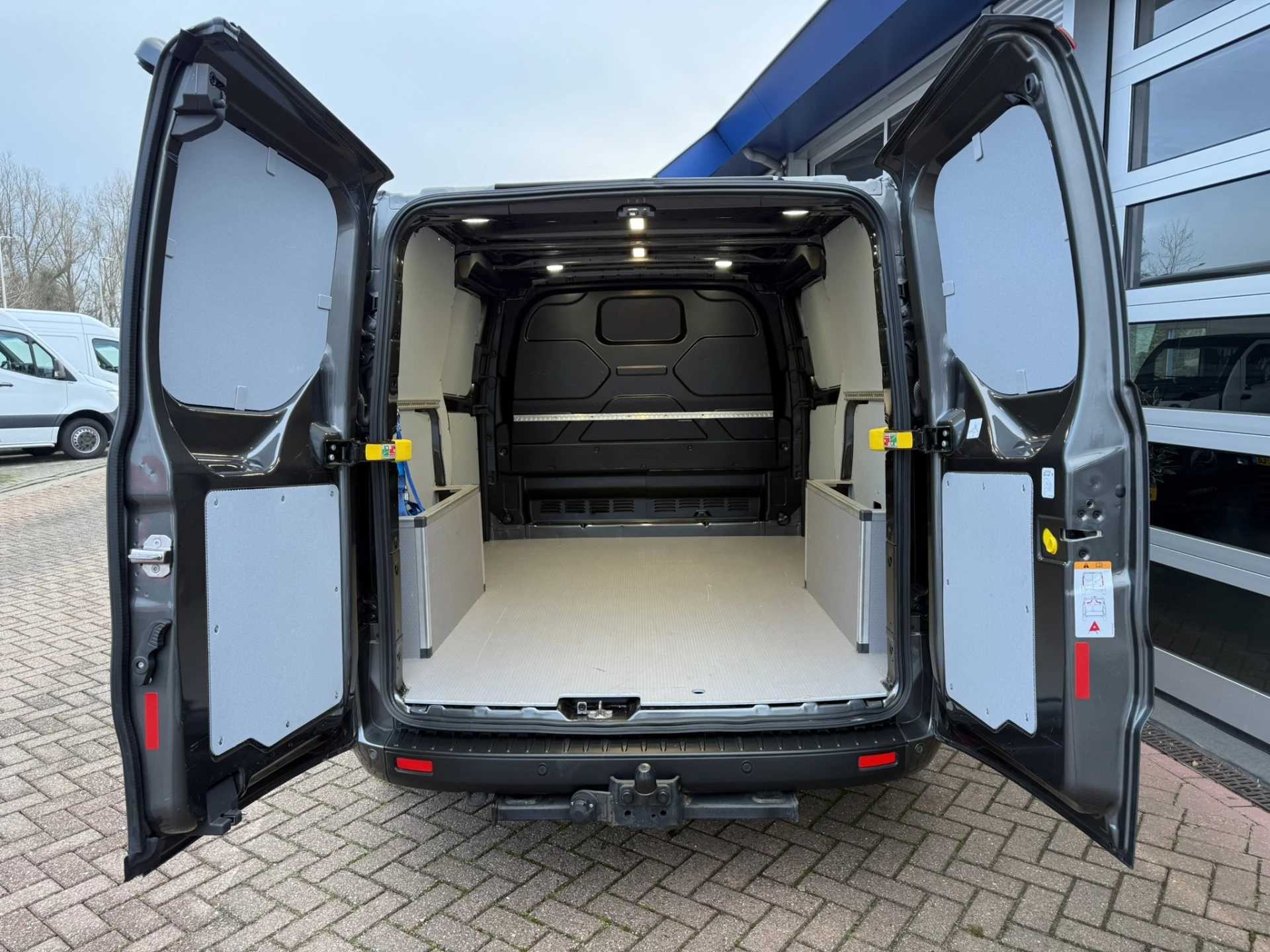 Ford Transit Custom 2023 - 340 2.0 TDCI L1H1 Trend image 10