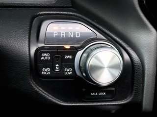 Dodge Ram 1500 2021 - 5.7 V8 4x4 Crew Cab Laramie obrazek 9