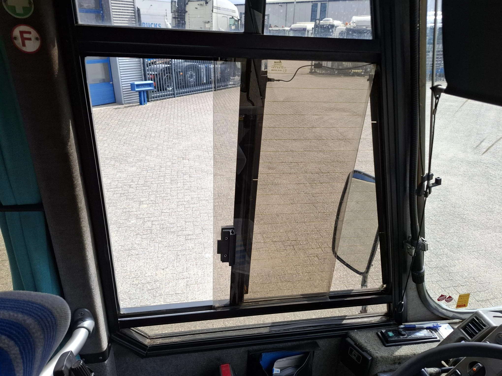 Mercedes-Benz 1991 - 814 D / 317828 KM / 23 PERSONS / FULL-STEEL / PARKHEAT+COOL / DOUBLE AIR REAR / AIRCO / MANUAL / 1991 afbeelding 19
