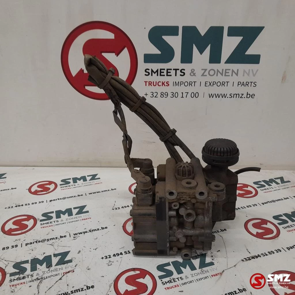 Mercedes-Benz 2016 - Occ ECAS magneetventiel Mercedes imagem 1