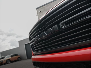 Dodge Ram 1500 2024 - 5.7L V8 4x4 Crew Cab Laramie Night immagine 12