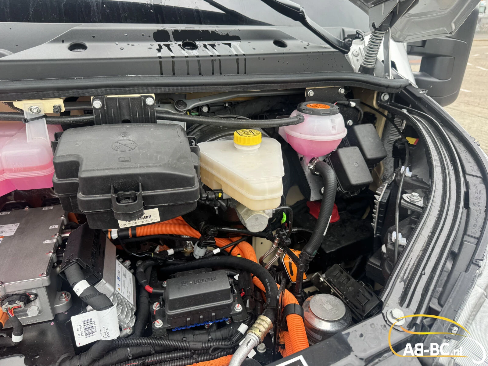 Iveco Rosero First Touring Electra, range 336 km, 24 Seats 2026 obrázek 82