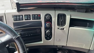 Renault Premium 430 DXI 2011 - N/A image 18