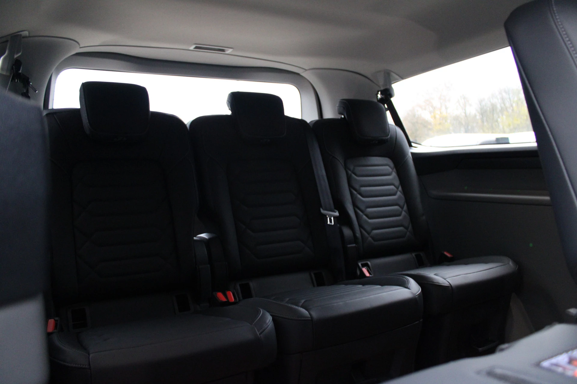 Ford Tourneo Custom 2025 - 340 2.5 PHEV L2H1 Titanium X 232pk | 2x Schuifdeur | ACC | 360 camera | Leder | Navi | Verwarmd stuurwiel | 19" LM velgen | Rijklaar image 45