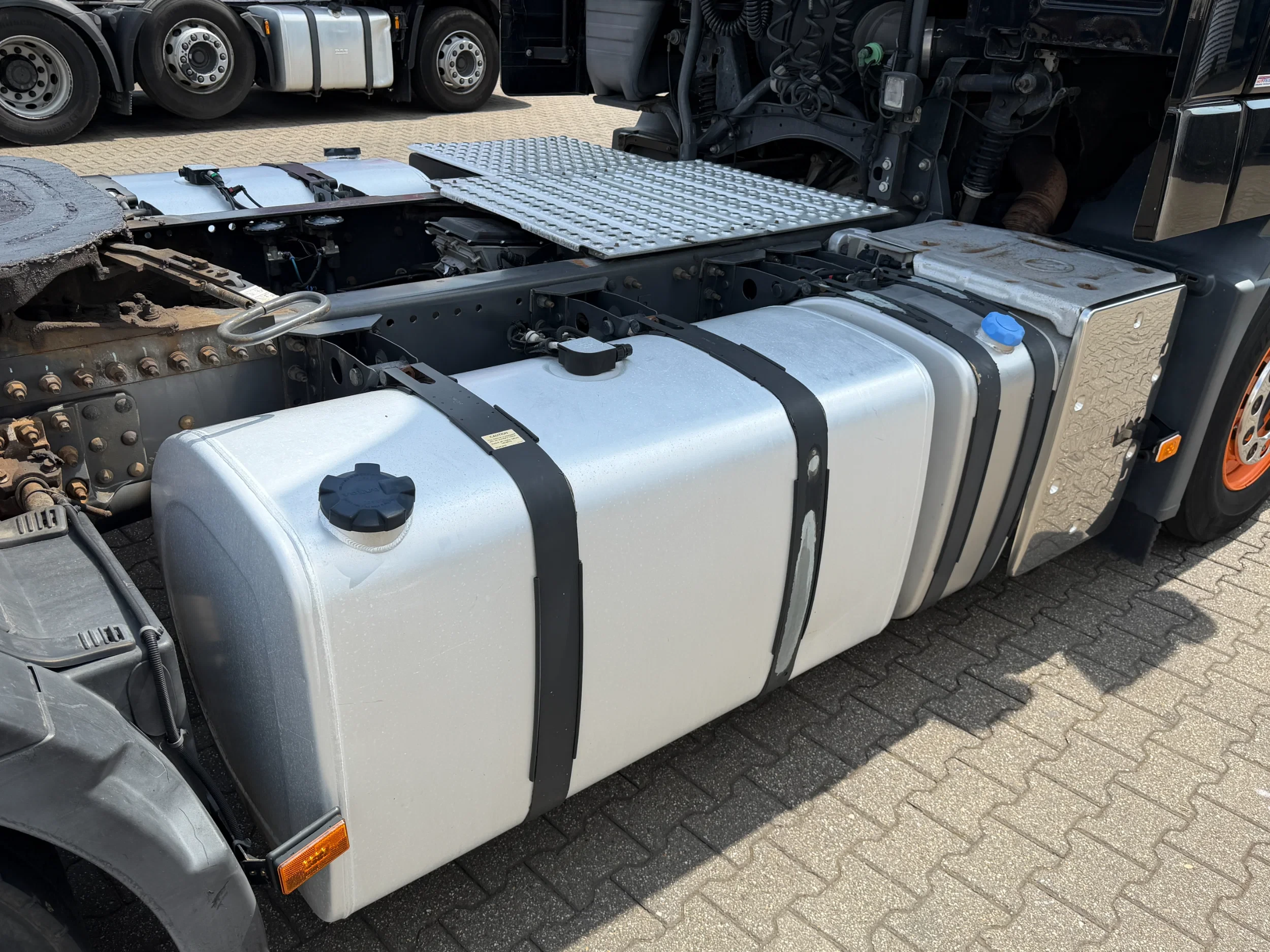 Volvo FH 2012 - 460 Globe XL *748 TKM* Euro 5 EEV 2 Tank afbeelding 32
