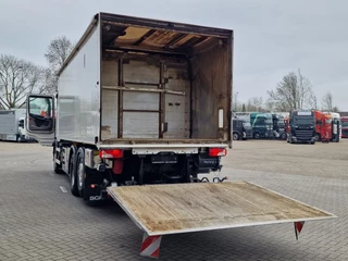 Scania R 2017 - R500 NGS 6x2 - Food tipper 4 compartments - Loadlift - Compressor - Retarder - Full air obrazek 9