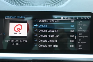 BMW 3 Series 2022 - Touring 330e High Executive M-SPORT PANORAMADAK MEMORY KEY-LESS CAMERA CARPLAY obrazek 34
