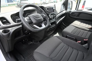 Iveco Daily 2023 - 35S18 L4H2 3.0 180 pk Hi-Matic obrazek 4