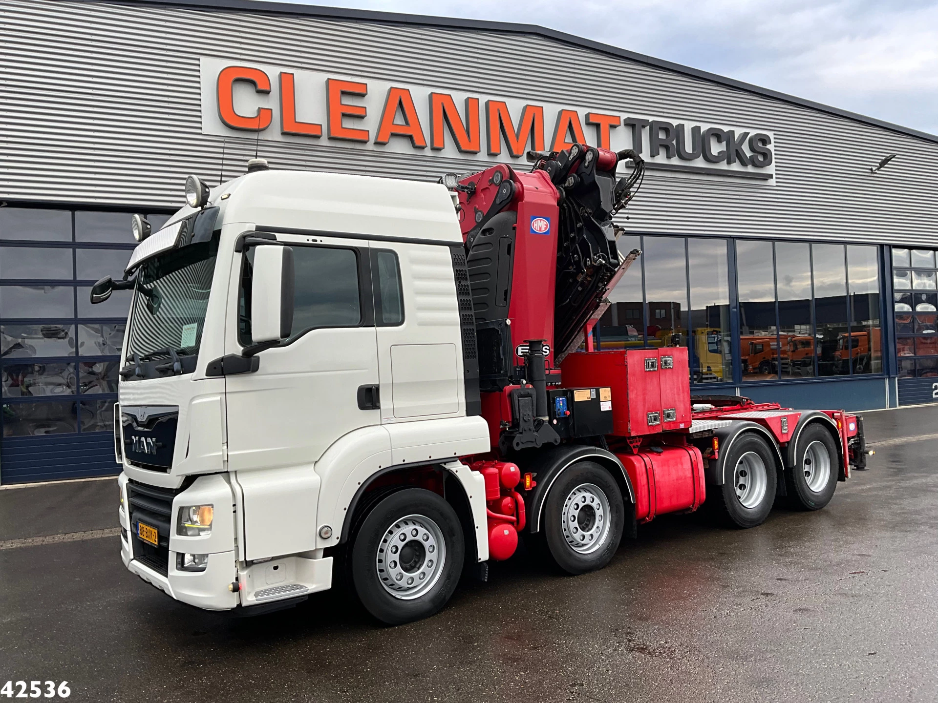 MAN TGS 2017 - 35.500 8x4 HMF 95 Tonmeter laadkraan bj. 2019! afbeelding 6