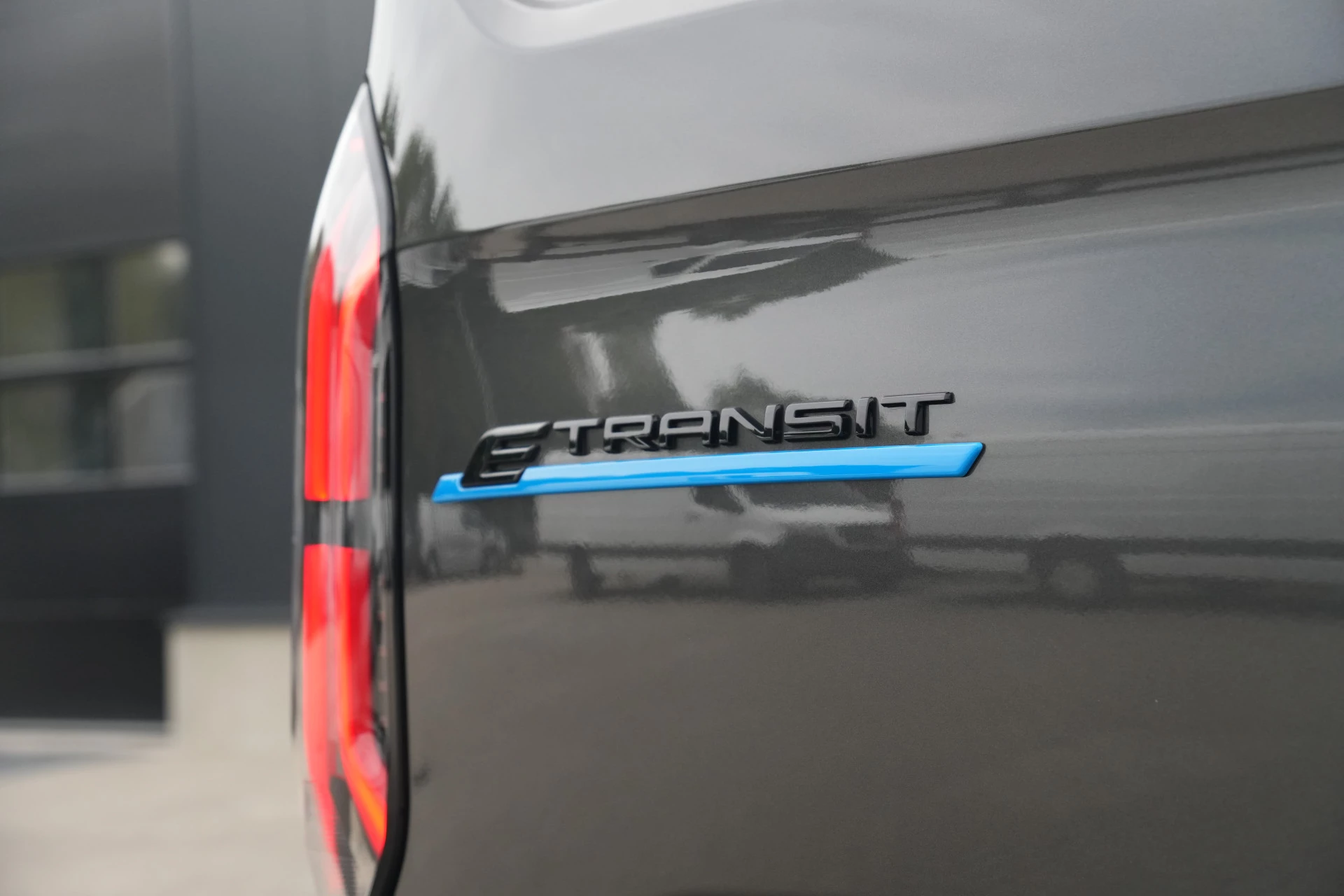 Ford E-Transit Custom 2026 - 340 L2H1 Limited 71 kWh 218pk - AGR Bestuurdersstoel - Trekhaak - ACC - B&O - Navi - Stoel/Stuurverwarming - 360 Camera - Blindspot - Rijklaar Bild 45