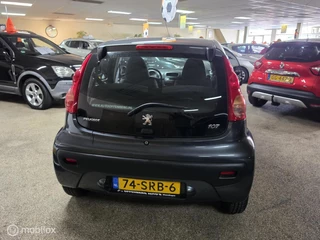 Peugeot 107 2011 - 1.0-12V Accent obrazek 11