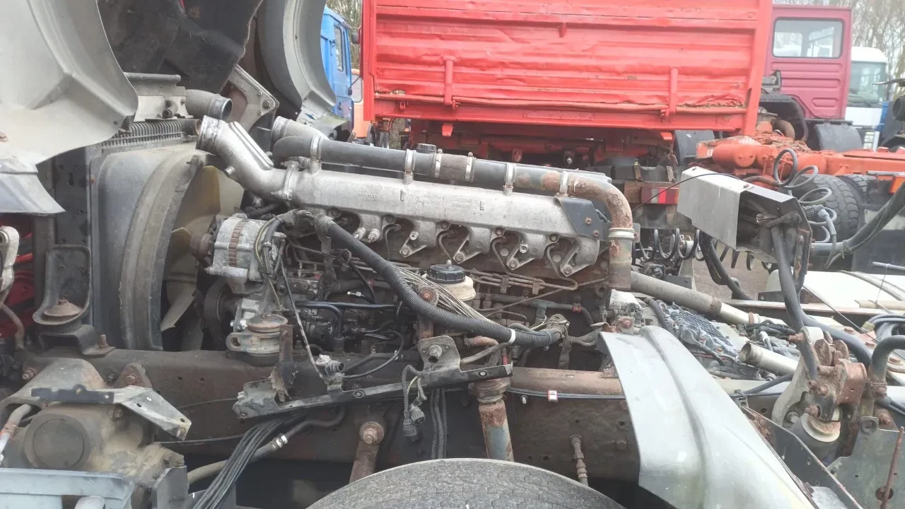Renault 2002 - Premium 420 Dci Engine + Automatic Gearbox imagen 1