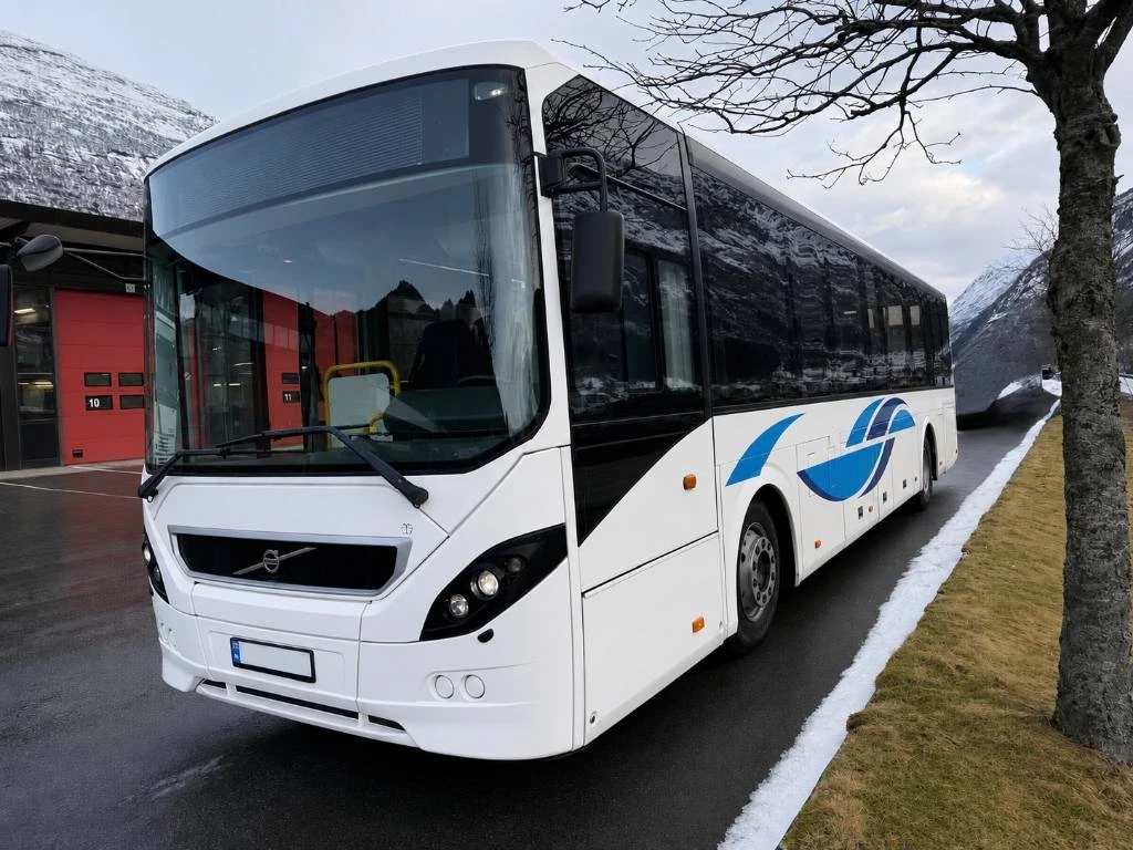 Volvo 2014 - 8900. 12,2m. 3 Units! afbeelding 3