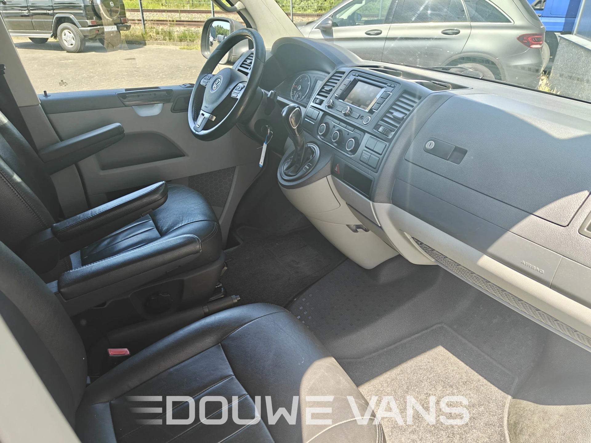 Volkswagen Transporter 2011 - T5 Automaat Dubbel Cabine Leder Airco Navigatie afbeelding 14