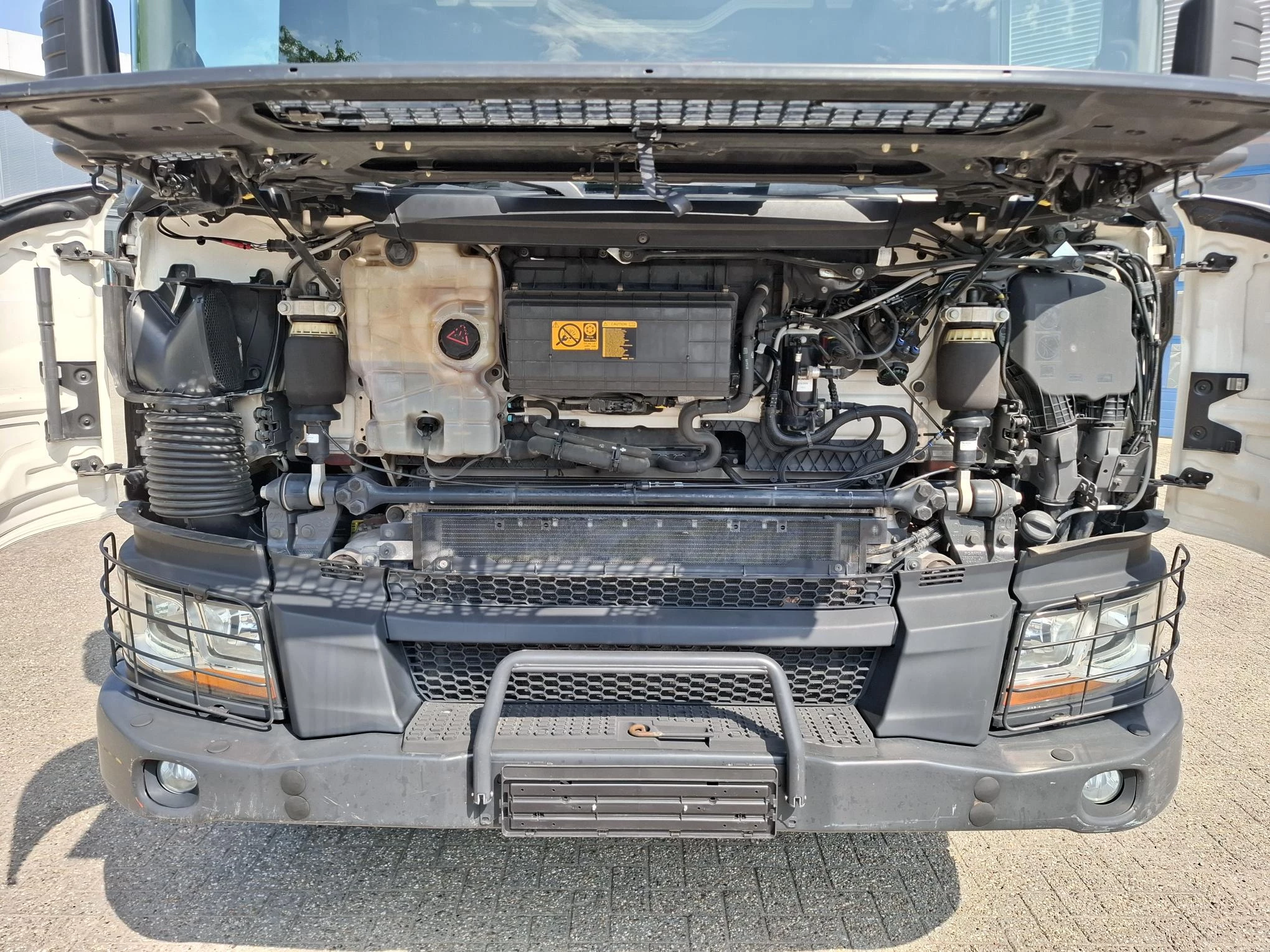 Scania P - NGS XT P410 / 6X4 / RETARDER / ONLY:192584 KM / BIG AXLE / FASSI F215A / REMOTE / ROTATOR / 2SIDE TIPPER / FULL-STEEL / DRUM BRAKES / TUV:01-03-2027 / EURO-6 / 2018 afbeelding 21