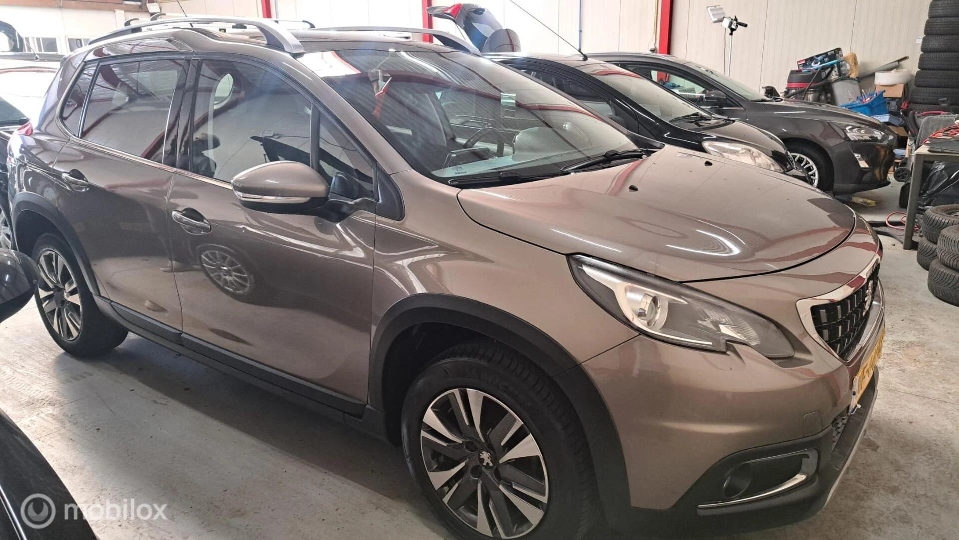 Peugeot 2008 2017 - 1.2 PureTech Active stopstart, Automaat afbeelding 1