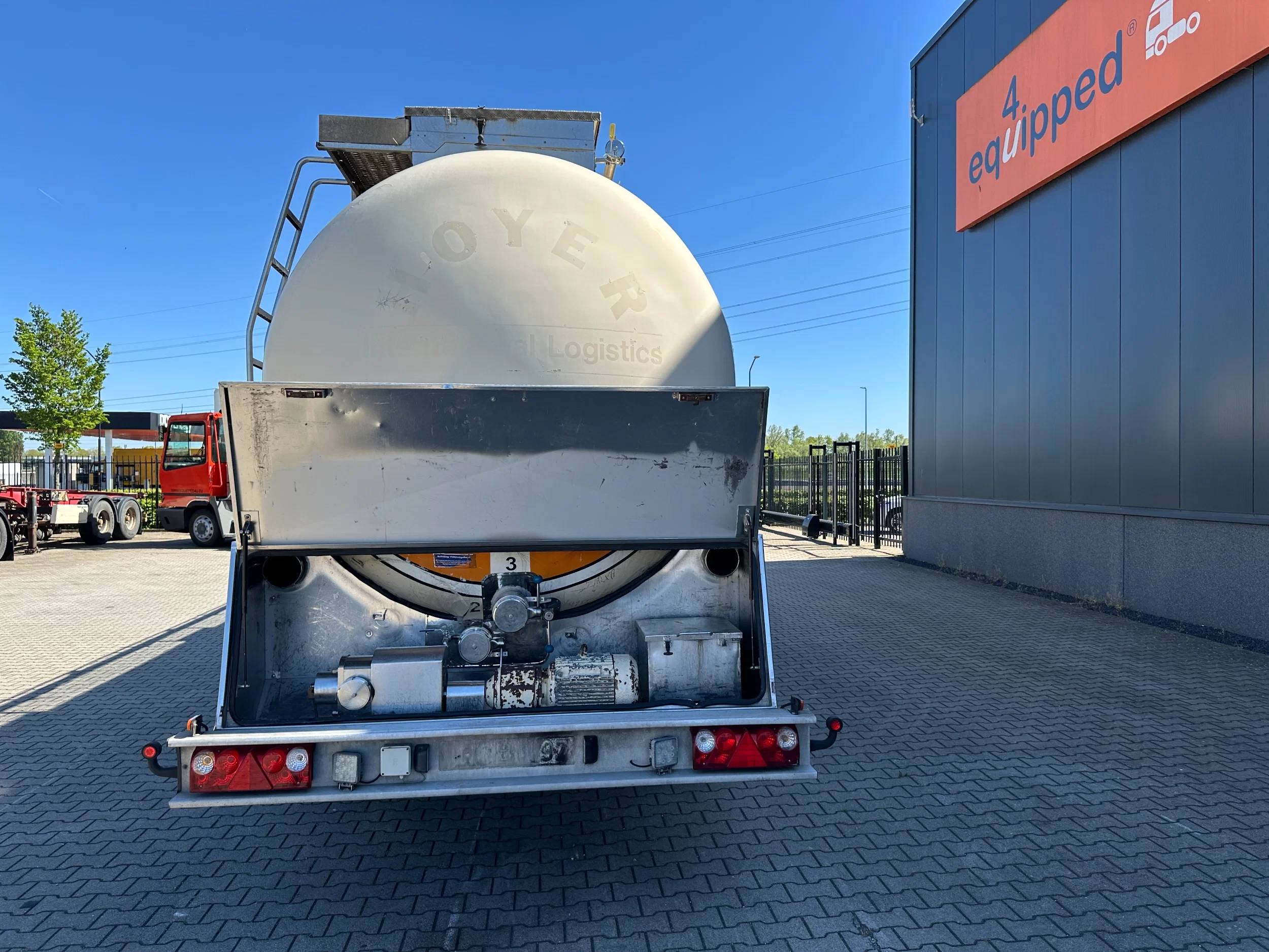 Feldbinder 1999 - FOOD / LEBENSMITTEL / LEVENSMIDDELEN / 33.500L / 3-COMP / PUMP / LIFTAXLE / ALCOA obrázek 6