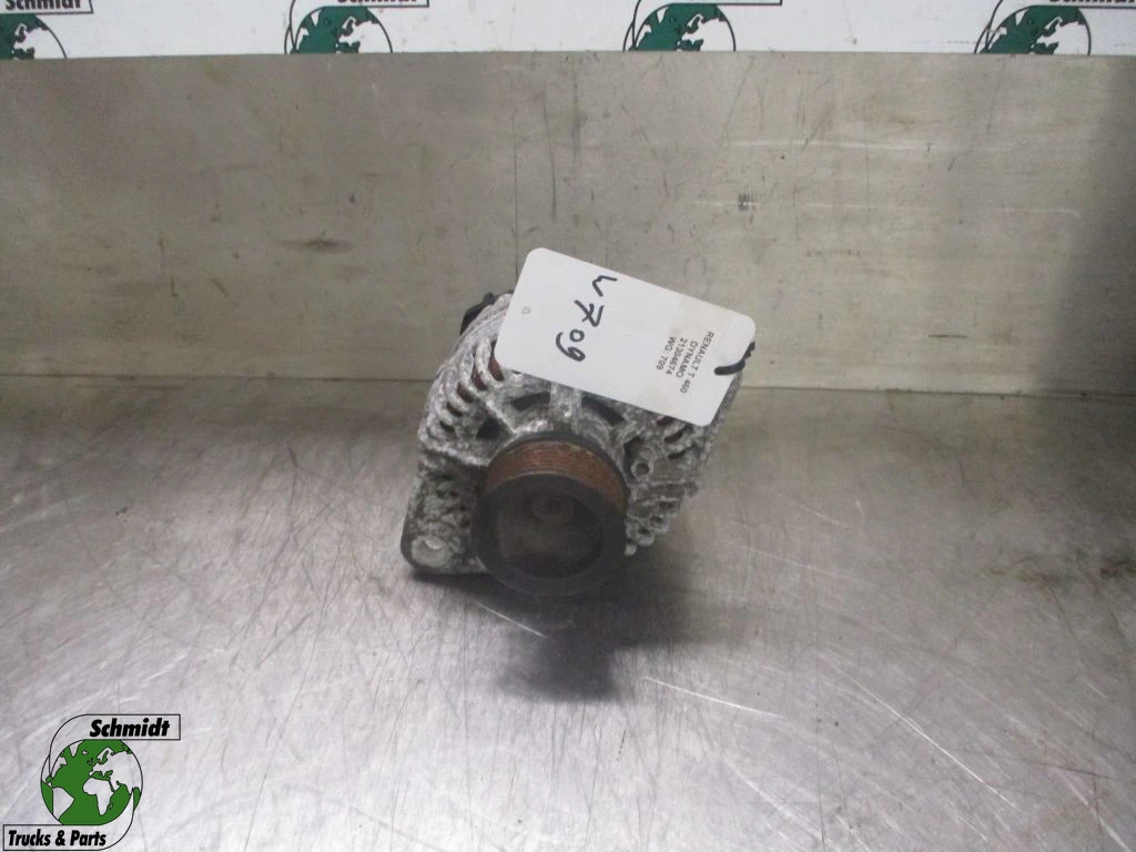 Renault - T SERIE 21304674 DYNAMO obrázek 1