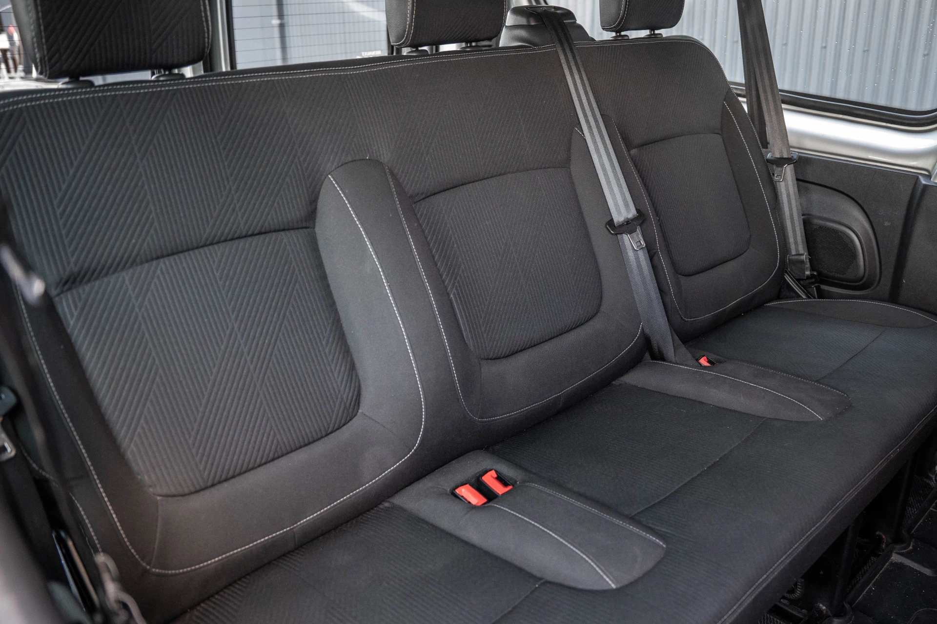 Renault Trafic 2018 - Passenger **1.6dCi 9-Pers L2H1 | Incl. BPM, BTW vrij | R-Link | Navi | Airco | Cruise | PDC | MF Stuur | Start / Stop** zdjęcie 15