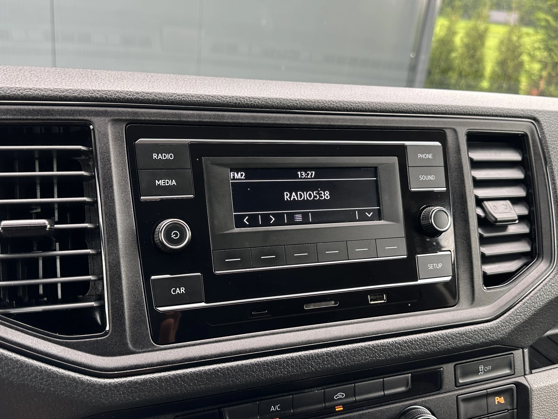 Volkswagen Crafter 2022 - 2.0 TDI / L3H3 / 1e EIG. / IMPERIAAL + LADDER / TREKHAAK / AIRCO / CRUISE / BIJRIJDERSBANK afbeelding 11