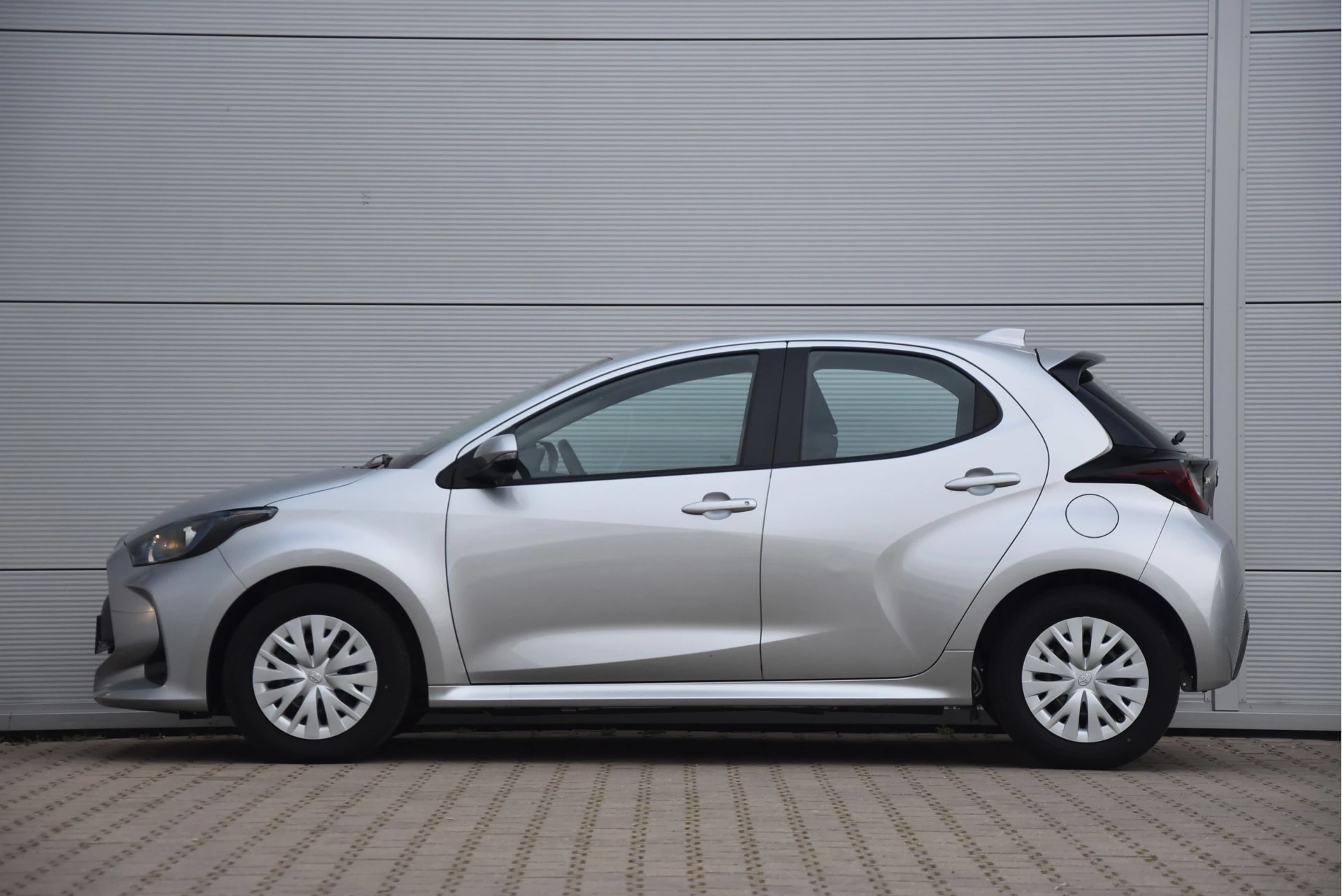 Toyota Yaris 2024 - 1.5 Hybrid 115 Comfort zdjęcie 4
