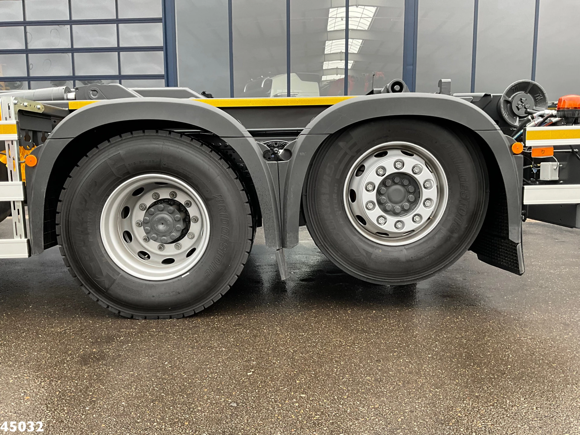 Mercedes-Benz Actros 2025 - 2543 HMF 23 Tonmeter laadkraan obrázek 8