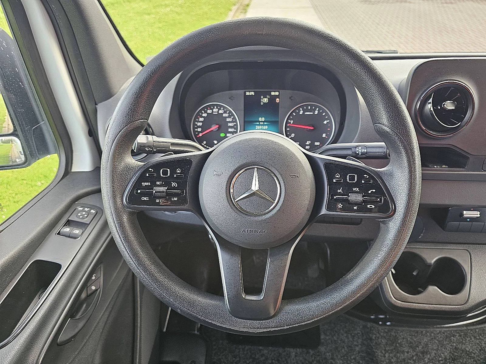 Mercedes-Benz Sprinter 2021 - 317 obrázek 11