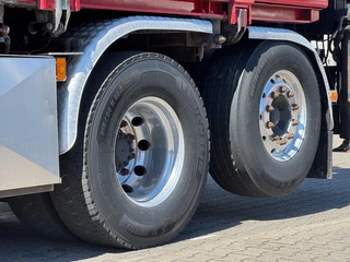 Volvo FH 2013 - 460 EEV 6x2*4 Side Tipper with Loglift Crane immagine 15