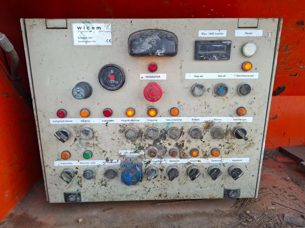 MAN TGS 2011 - 35.360 / WICOM SEWAGE SUCTION 200 BAR / 8X4 / !! 236672 KM !! / 2XLENKACHSE / FRIDGE / MANUAL / EURO-5 / 2011 imagen 21