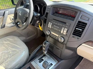 Mitsubishi Pajero 2014 - GLS 3.8 - V6 , 4x4 , 7 Pers., Full Option imagen 13