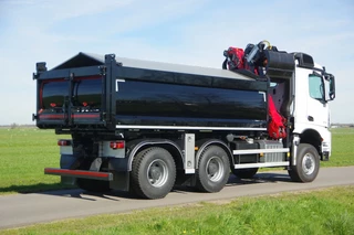 Mercedes-Benz Arocs 3346 2026 - 33,3-tons 6x6 met Palfinger Z kraan en Gijsbertsen kipper bild 3