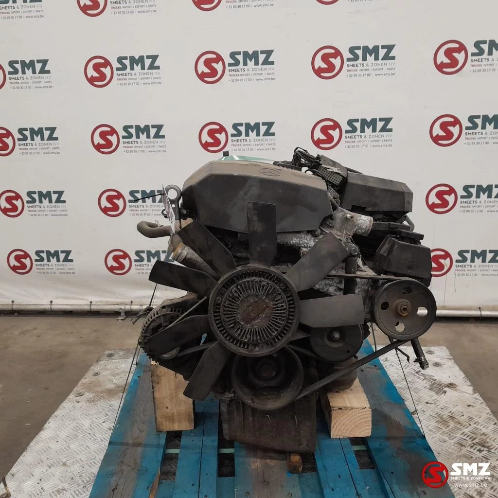 Mercedes-Benz - Occ motor + versnellingsbak W202 Mercedes obrázek 1