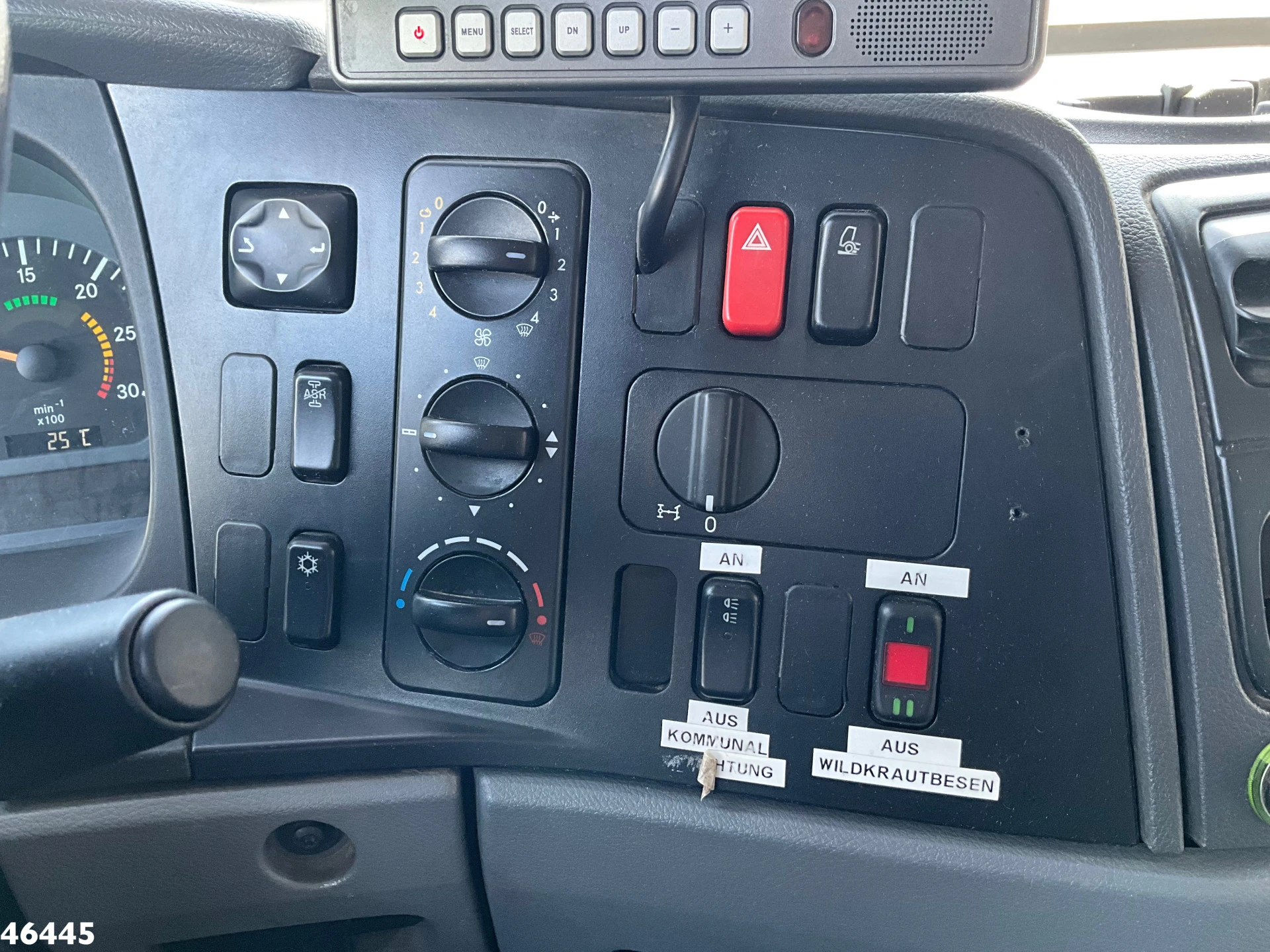 Mercedes-Benz Atego 2009 - 1324 Johnston VT 650 Just 131.138 km! image 15