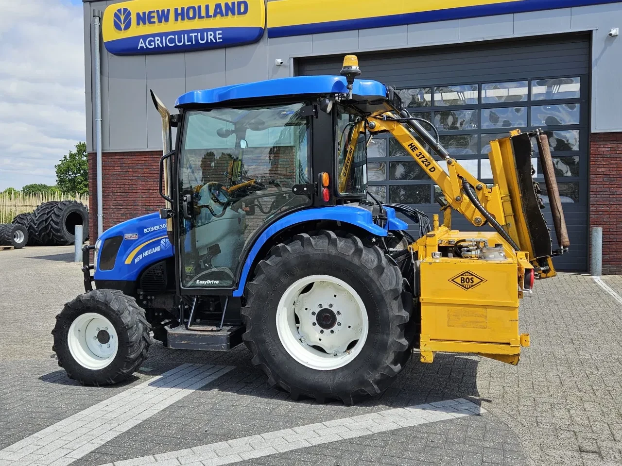 New Holland 2003 - Boomer 3050 met Bos Maaiarm afbeelding 7