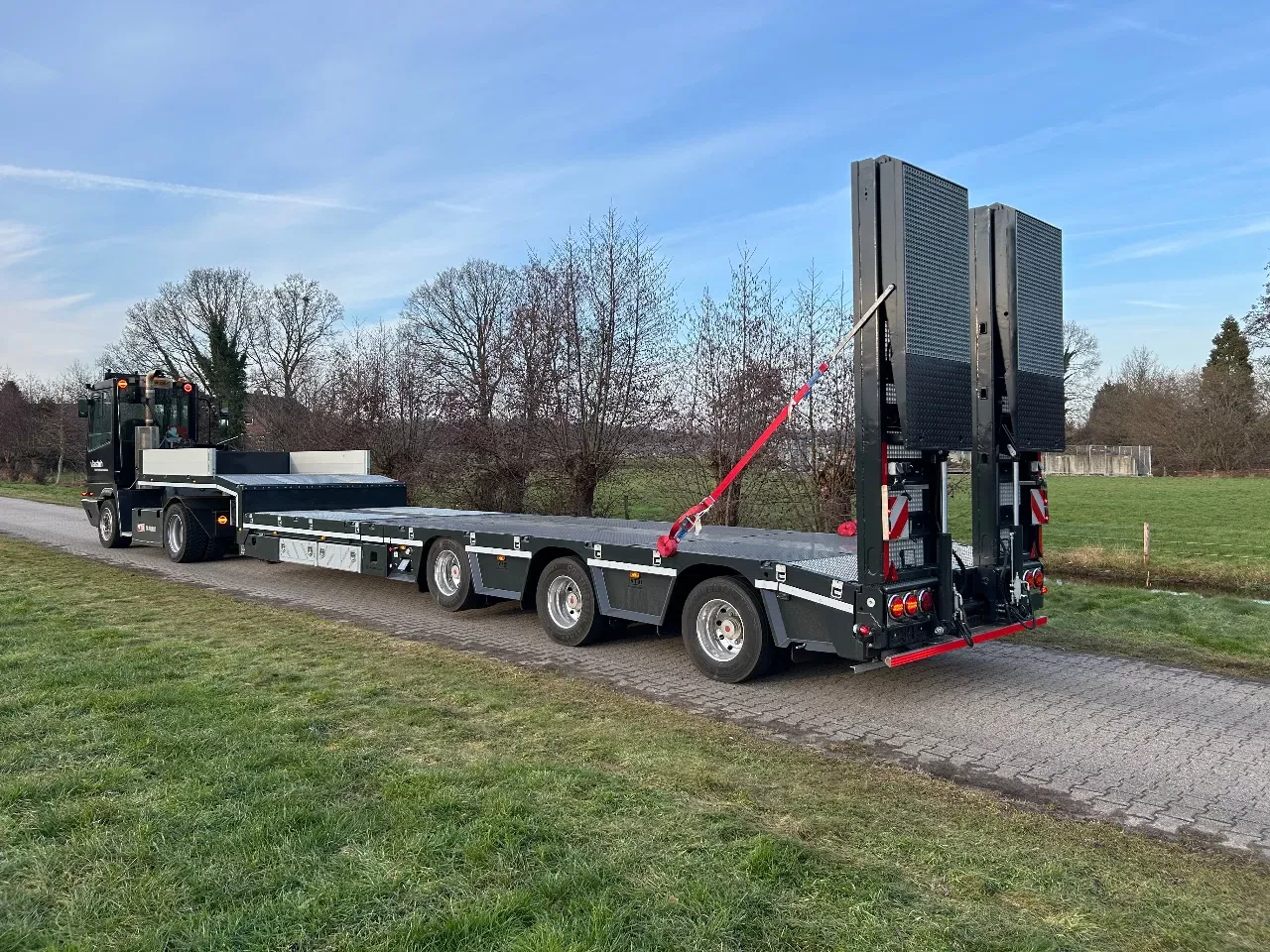 VTR 2026 - MACHINE LOADER | BRIDGE | DOUBLE RAMPS | ALL STEERING obrázek 2