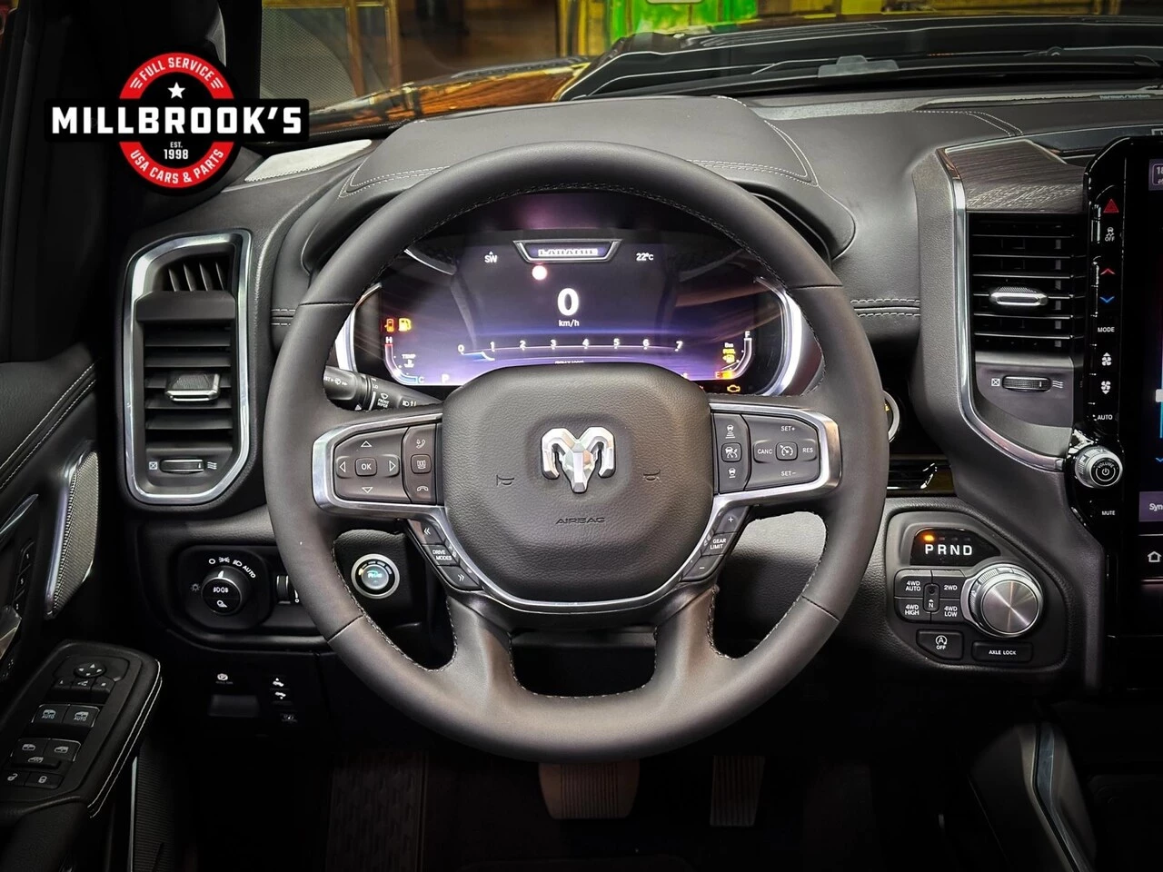 Dodge Ram 1500 2024 - 3.0 Hurricane Premium Laramie Night, obrázek 15