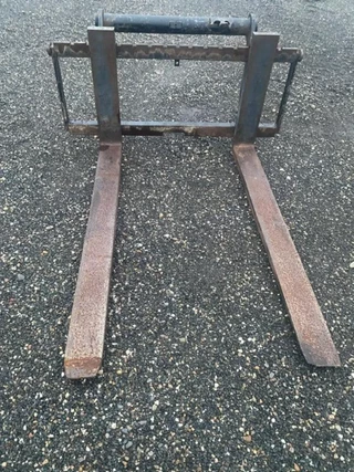 Manitou N/A - Palletforks for Manitou telehandler image 3