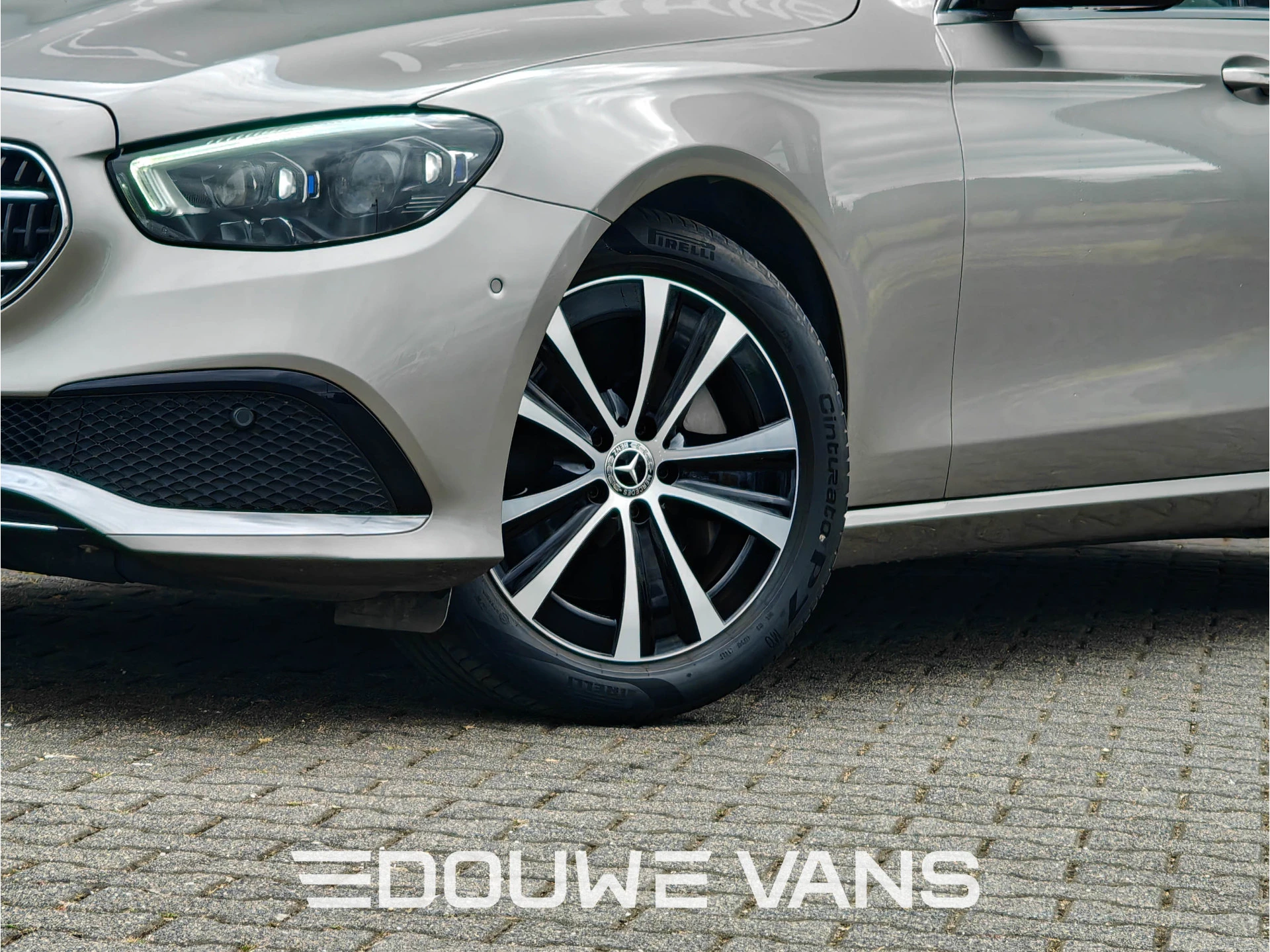 Mercedes-Benz E-Class 2022 - 300e Burmester Trekhaak Avantgarde Schuifdak Bild 32