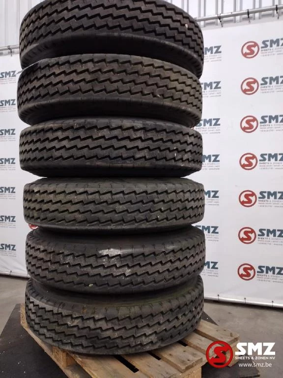 Pirelli - Occ vrachtwagenband Pirelli Cinturato 11 00 R 20 afbeelding 1