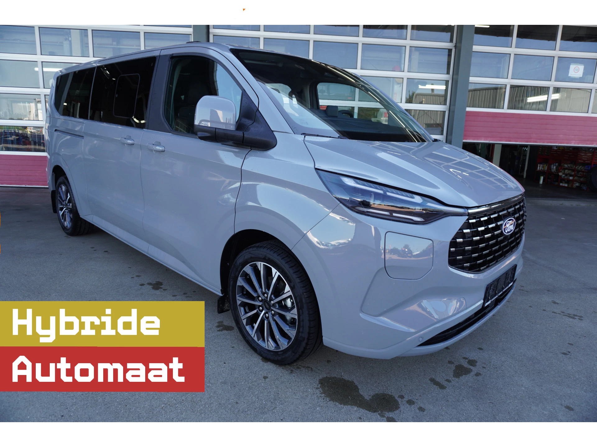 Ford Transit Custom 2026 - 340L 2.5 PHEV 233PK L2H1 Titanium X 8 Persoons PHEV Automaat obrázek 1