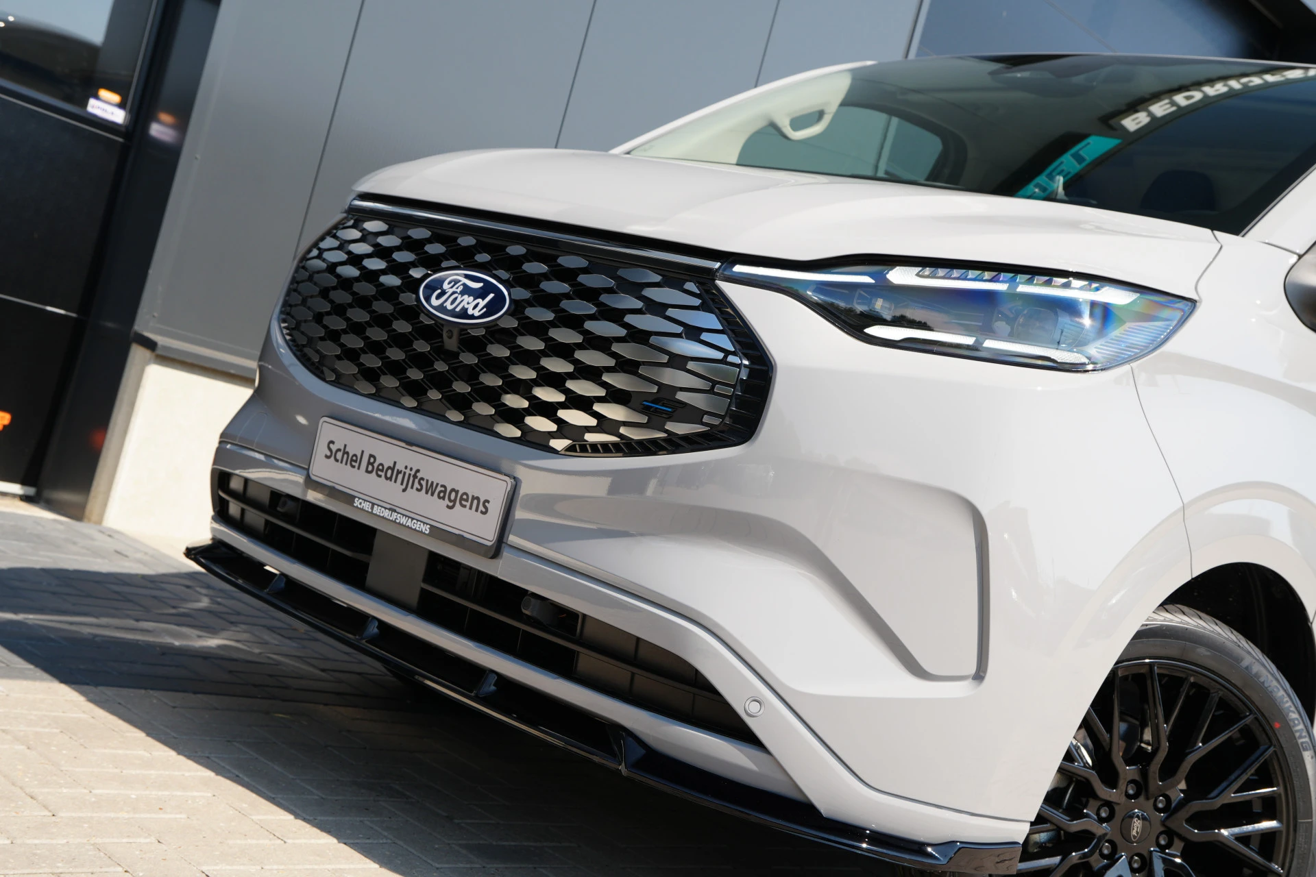 Ford E-Transit Custom 2026 - 340 L2H1 Limited 71 kWh 218pk - Trekhaak - ACC - B&O - Navi - Stoel/Stuurverwarming - 360 Camera - Blindspot - Rijklaar Bild 10