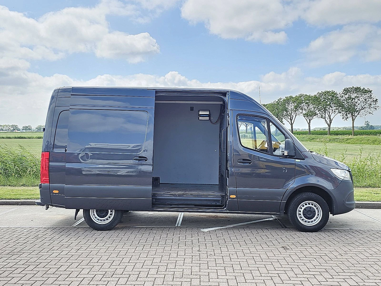 Mercedes-Benz Sprinter 2021 - 317 zdjęcie 14